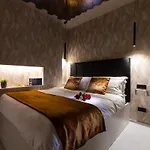 Cm Luxury Apartment