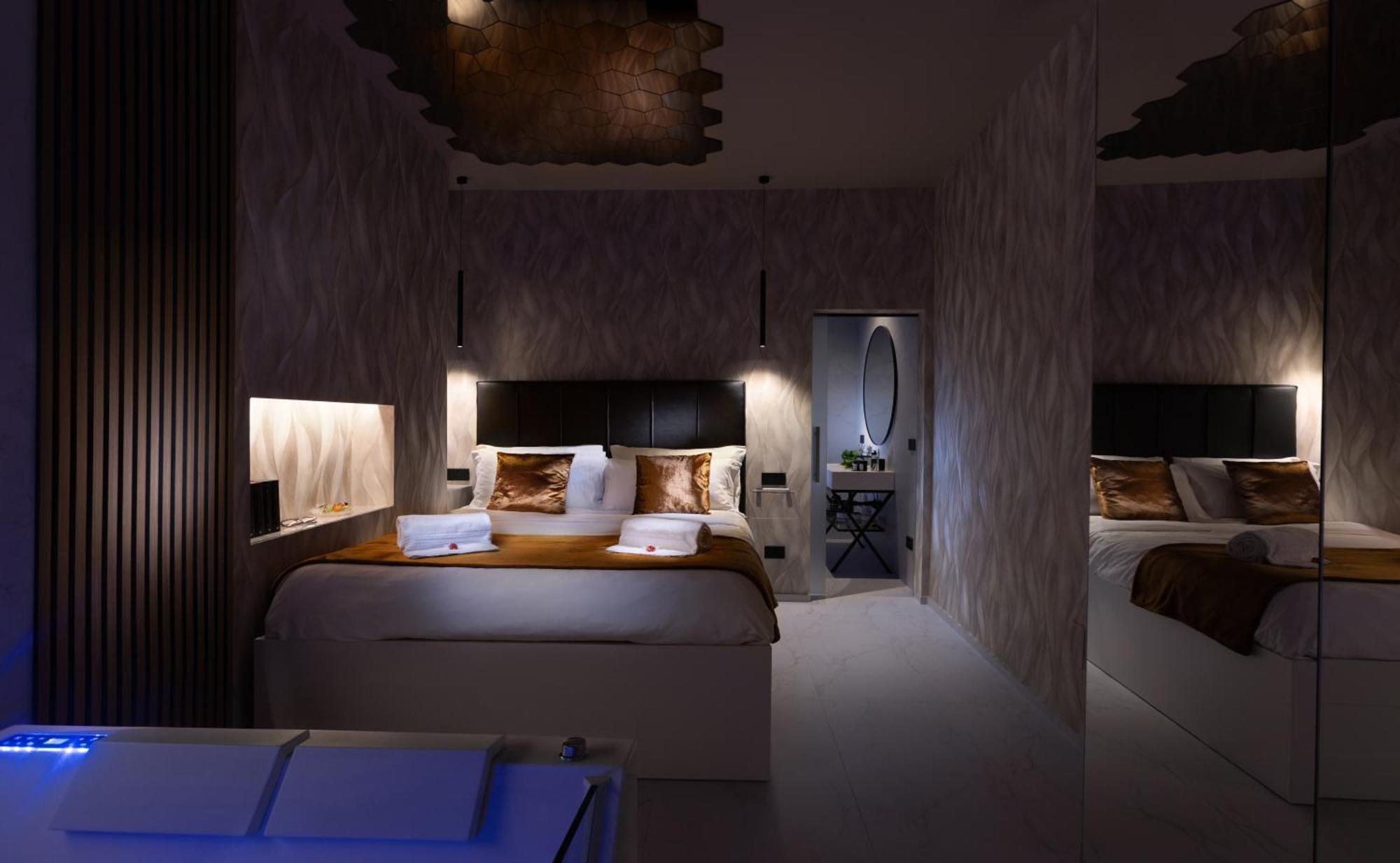 Cm Luxury